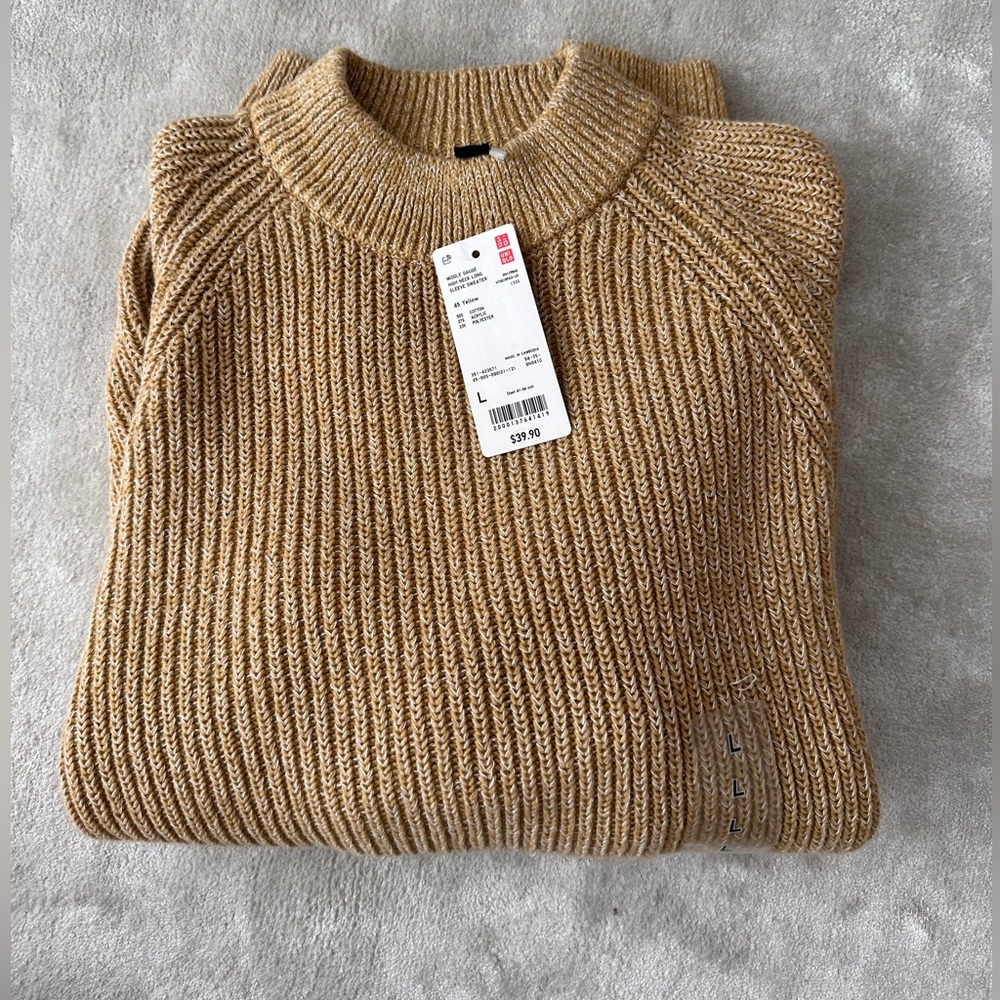 Uniqlo Mock Neck sweater Men’s Size L